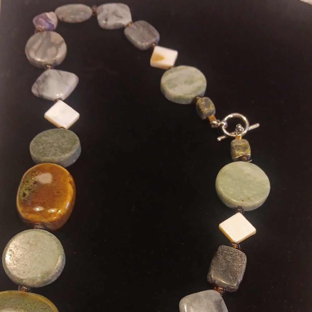 Handmade Multicolor Stone Earth Tone Necklace and Earring Set - Picture 7 of 8